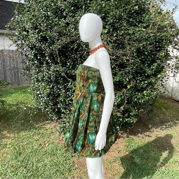 💋Alice + Olivia strapless fit & flare 3 tier lined mini dress - Picture 8 of 15